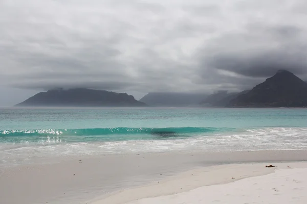 Strand von Kommetjie mit einem aufziehenden Sturm im Hintergrund — Stockfoto
