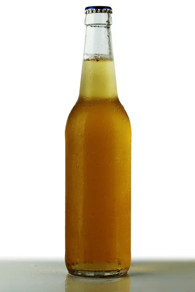 Uma garrafa de cerveja light . — Fotografia de Stock