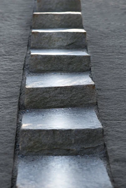 Escadaria de pedra estreita — Fotografia de Stock