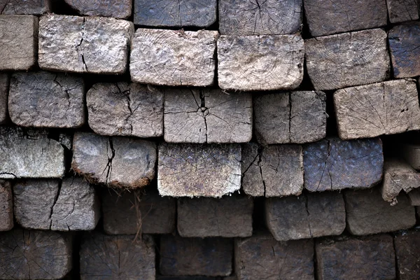 Stapel van oude logs — Stockfoto