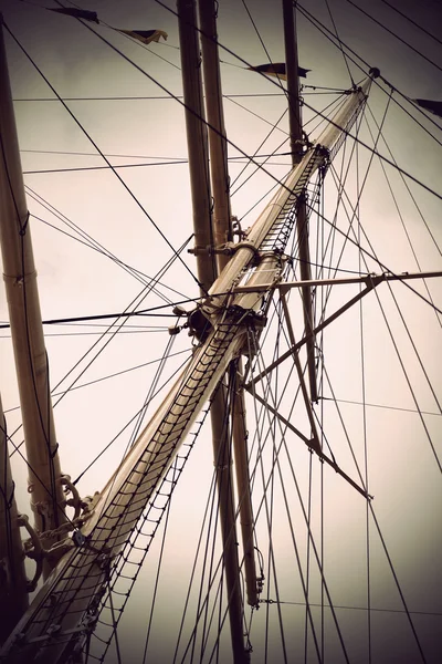 Stěžně staré plachetnice — Stock fotografie