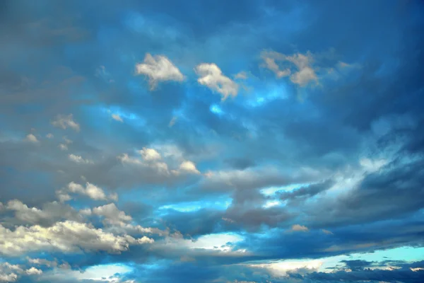 Céu azul profundo — Fotografia de Stock