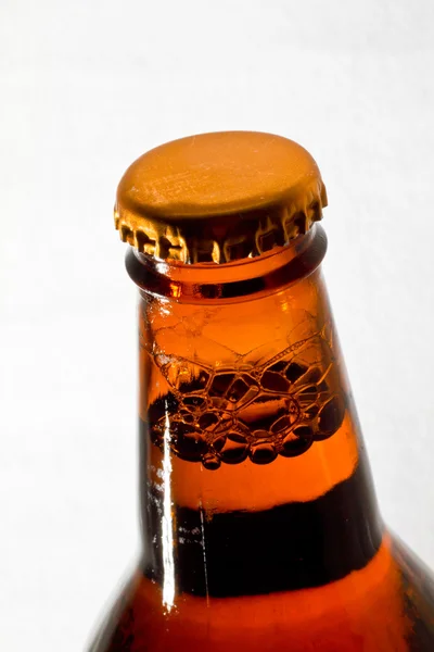 Brun öl flaska — Stockfoto
