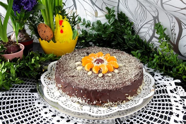 Tarta de queso con cubierta de chocolate para Pascua — Foto de Stock