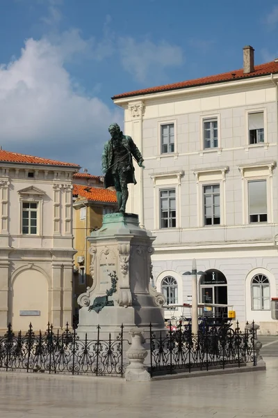 Monumento al violinista "Giuseppe Tartini" en Pirano — Foto de Stock