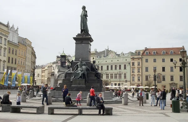 Monumento di Mickiewicz grande poeta polacco a Cracovia — Foto Stock