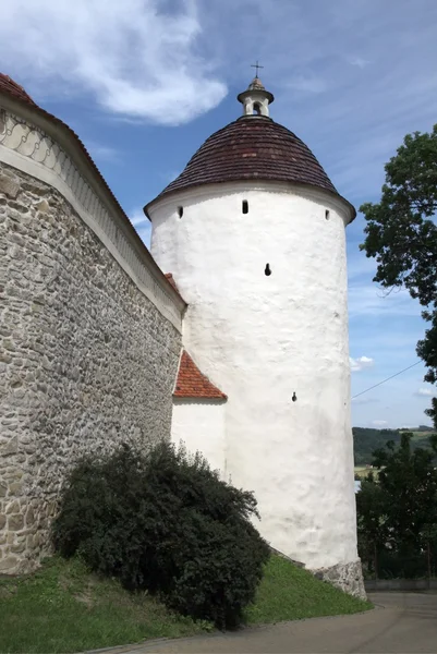 Torre velha e cidade-muralhas em Nowy Sacz — Fotografia de Stock