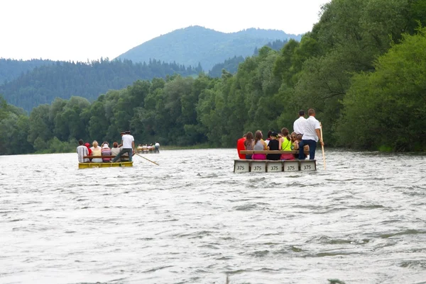 Dunajec river in Pieniny mountains and canoing raily — Stock Photo, Image