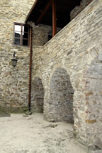 Castello storico medievale in pietra a Niedzica — Foto Stock
