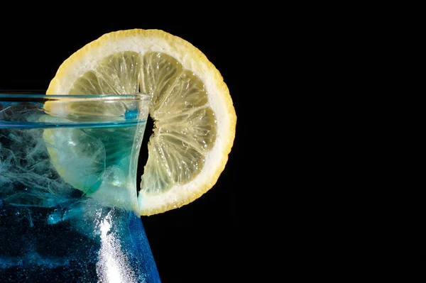 Blue curacao cocktail — Stock Photo, Image