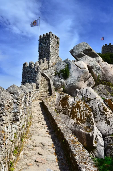 Castelo dos Mouros rodeado de muralhas, Sintra em Portugal — Fotografia de Stock