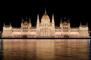 Budapeşte Macaristan Parlamentosu'nun-gece