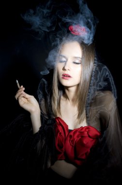 portre sigara kadındır İspanya kostüm