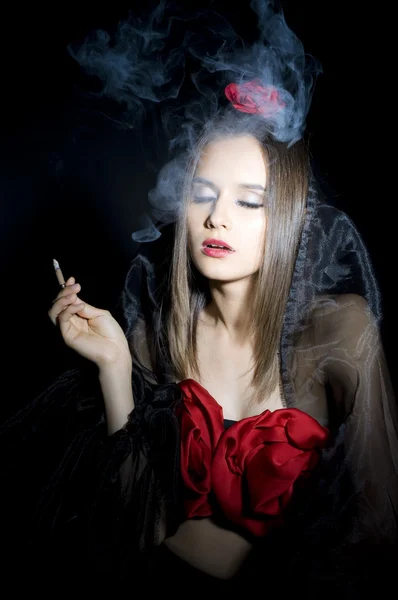 Πορτρέτο καπνίζει γυναίκες είναι Ισπανία κοστούμι — Φωτογραφία Αρχείου