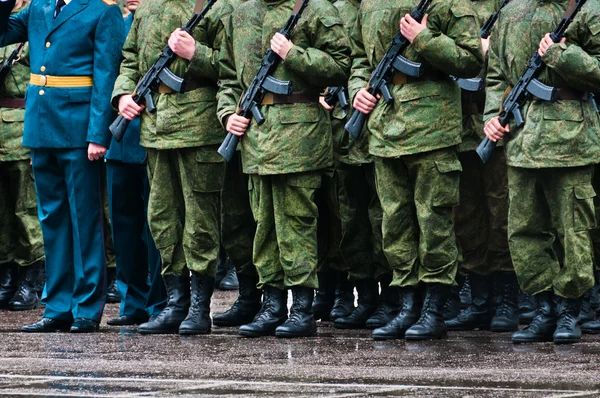 stock image Soldiers stand in formation with officer