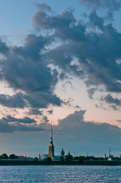 Peter and Paul fortress with cloudscape — Stock Photo, Image