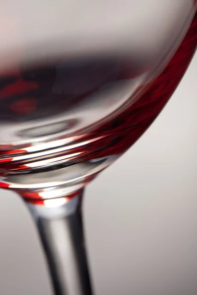 Wijn glas op grijs backgorund — Stockfoto