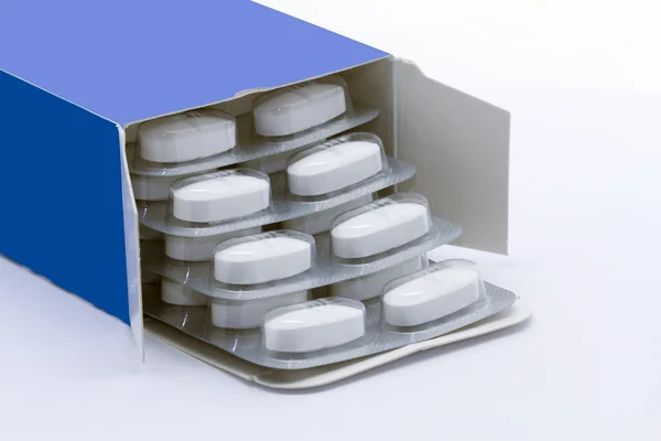 Синий ящик для таблеток — стоковое фото