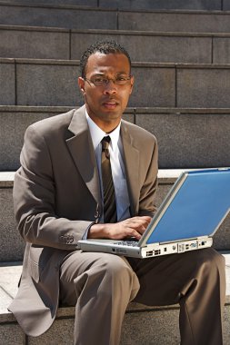 Kendine güvenen genç işadamı