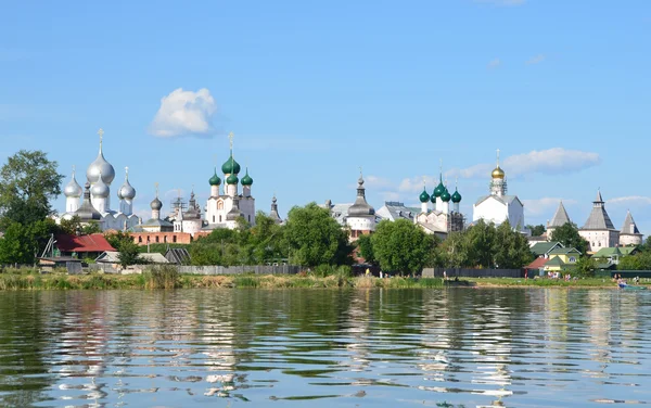 Kremlin van Rostov. gouden ring van Rusland. — Stockfoto