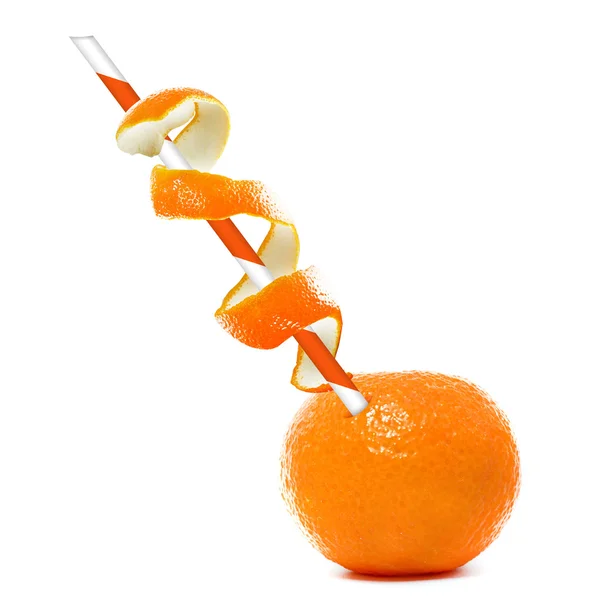 Апельсин с соломкой . — стоковое фото