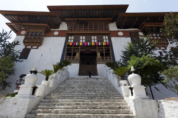 Vstupní schody punakha dzong. Bhútán. — Stock fotografie