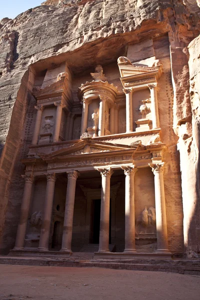 A kincstár Petra - Indiana Jones a Jordan híres temple — Stock Fotó
