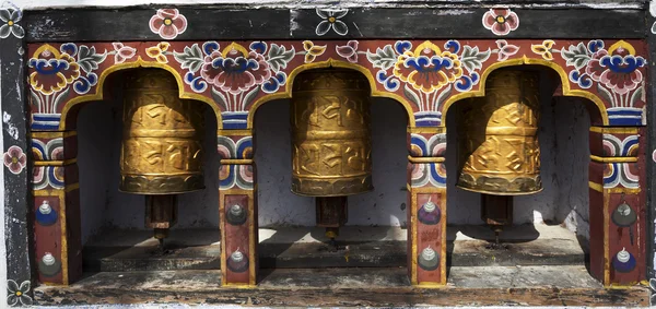 RUEDAS DE ORACIÓN EN CHIMI LAKHANG - PUNAKHA - BHUTAN — Foto de Stock