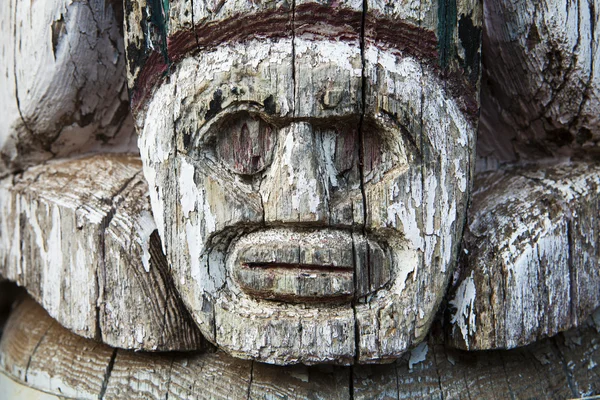 Aboriginal totempaal detail — Stockfoto