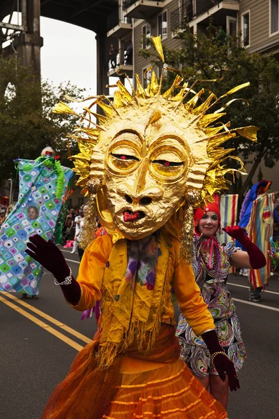 Maska slunce v průvodu — Stock fotografie