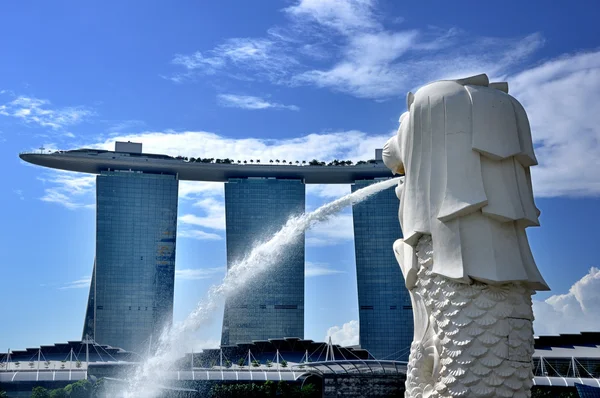 The Merlion Park and Marina Bay Sands Resort — Stock Photo, Image