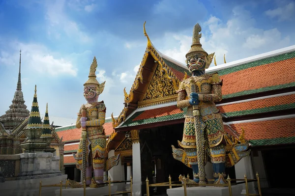 Démon ochránce wat phra kaew grand palace bangkok — Stock fotografie