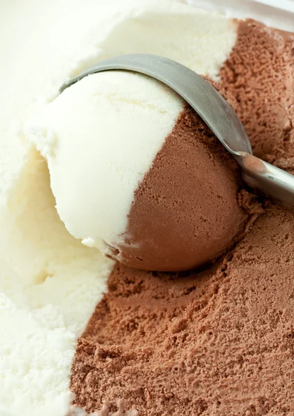 Cucharada de helado — Foto de Stock