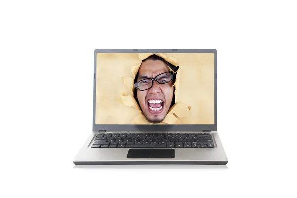 Wütender Mann auf dem Laptop — Stockfoto