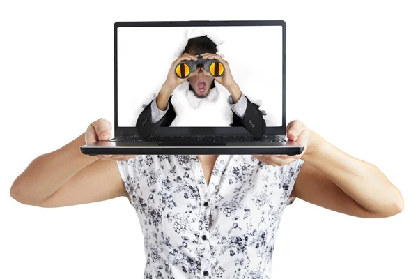 Geschokt zakenman uit laptop — Stockfoto