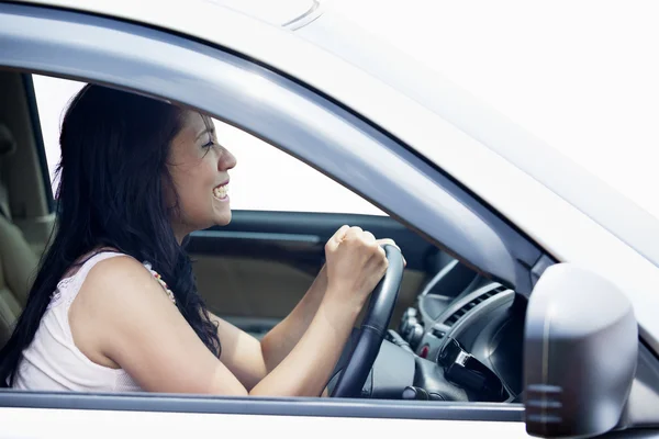 Motorista feminina irritada — Fotografia de Stock