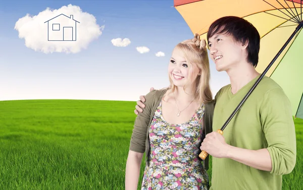 Couple with dream house — Stock Photo, Image