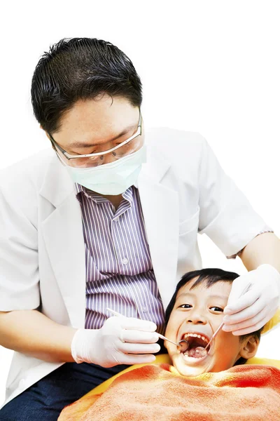 Dentista examinando cavidade oral — Fotografia de Stock