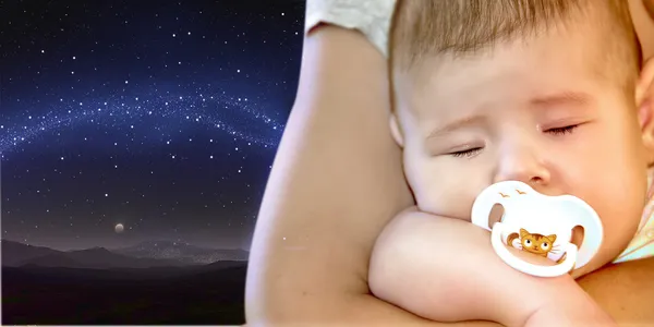 Спляча дитина з мамою — стокове фото