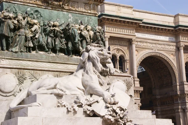 Piazza del Duomo itt: Milánó — Stock Fotó