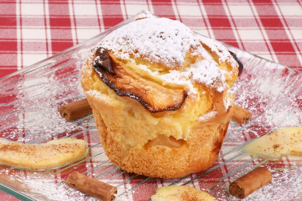 Apple muffin with icing sugar — Stock Photo, Image
