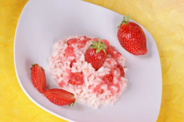 Risotto with strawberries — Stock Photo, Image