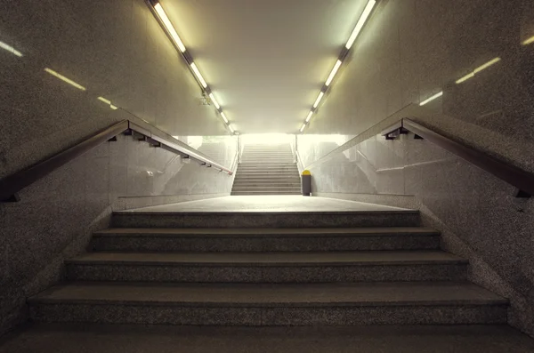 Ciudad de paso subterráneo urbano —  Fotos de Stock