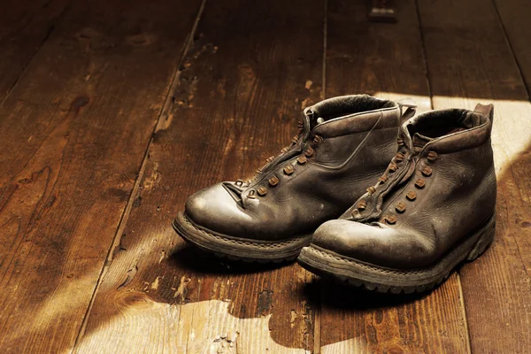 Старі черевики — стокове фото