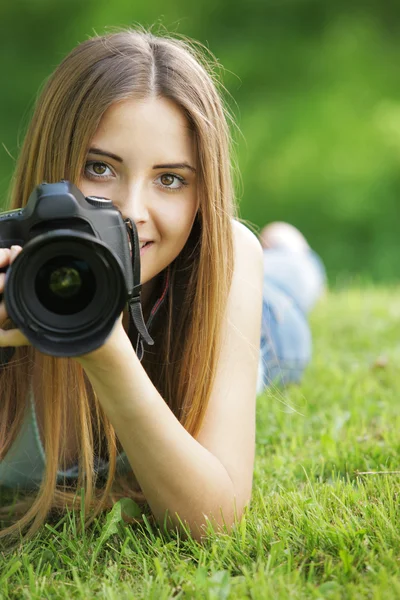 Beautiful young photographer — Stock Photo, Image