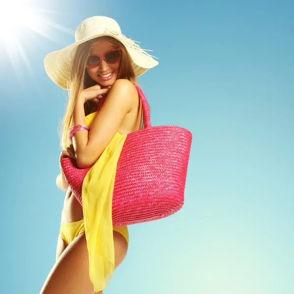 Sommerurlaubsfrau — Stockfoto