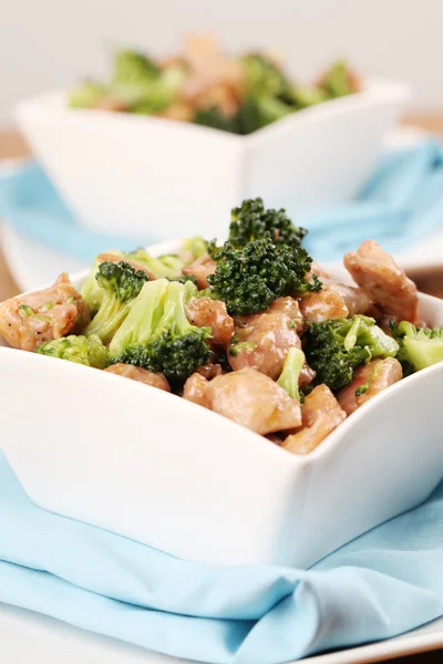 Stek kyckling och broccoli — Stockfoto