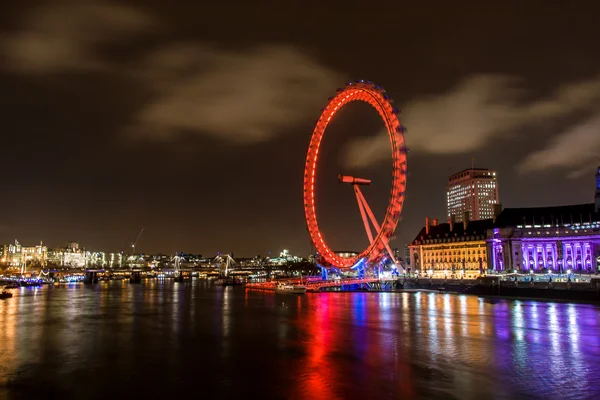 River Thames und London Auge bei Nacht — Stockfoto