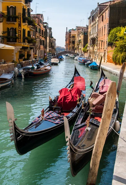 Góndolas en Venecia — Foto de Stock
