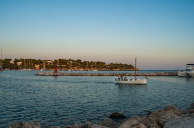 Harbor'a geri dönen balıkçılar